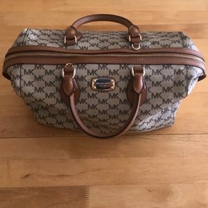 Michae Kors Satchel